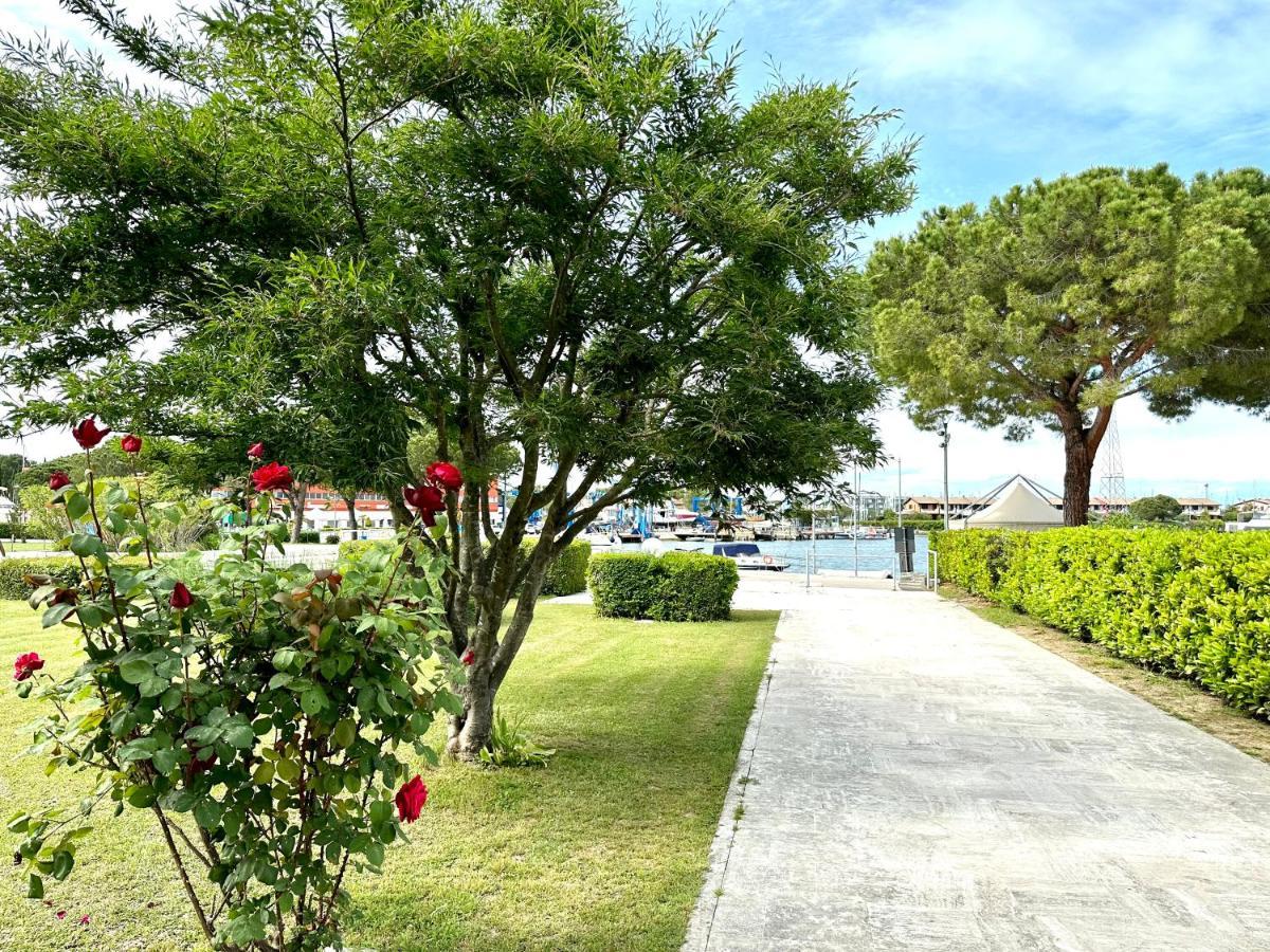 Marina Bay View Apartment Bevazzana Exterior foto