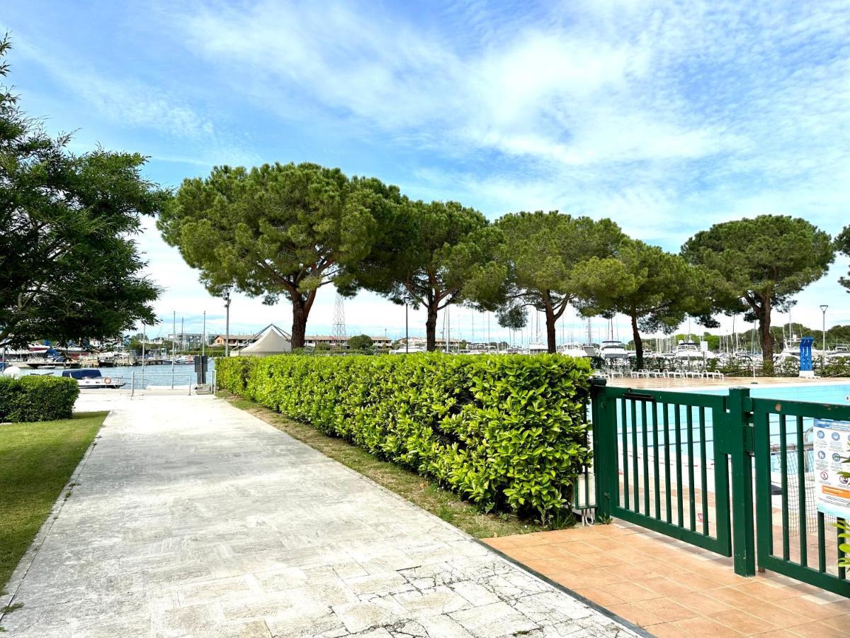Marina Bay View Apartment Bevazzana Exterior foto